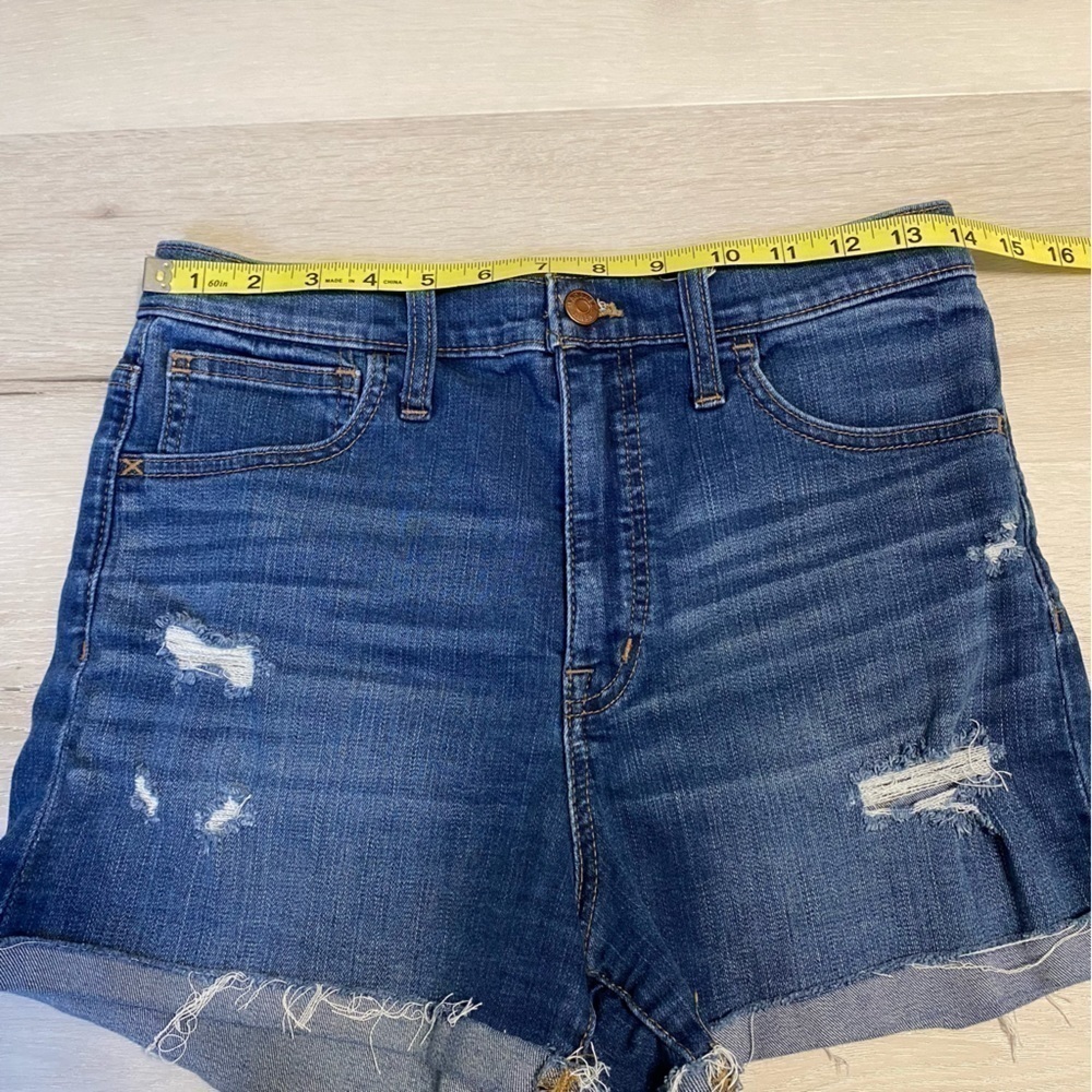 Madewell Roadtripper High Rise Raw Hem Jean Shorts, Medium Wash, Size 27 - Picture 6 of 10